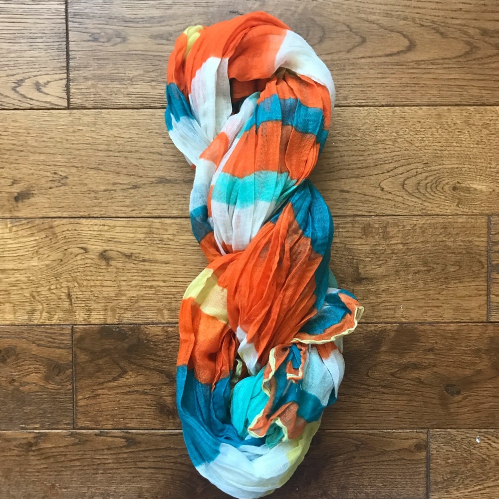 💥 Oblong crinkle scarf